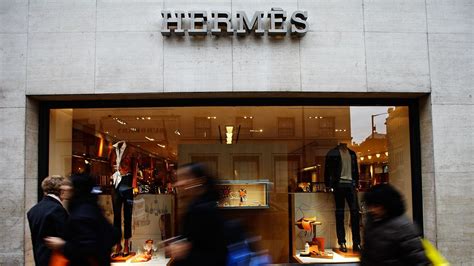 Hermès: l'erede cambia idea e lascia la sua fortuna al .